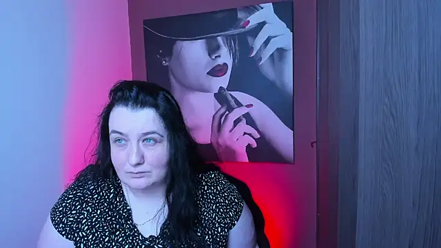 QueenOfHaze online show from December 18, 3:07 pm