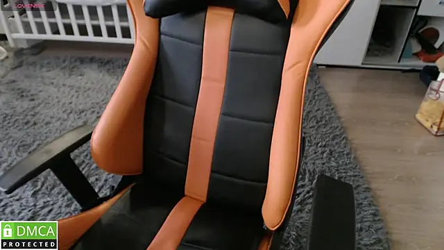 crystalyss online show from November 5, 3:17 am