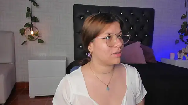 Snapshot of Hannah_Jonhson chatting on January 25, 1:08 pm Hannah Jonhson online show from January 25, 1:08 pm