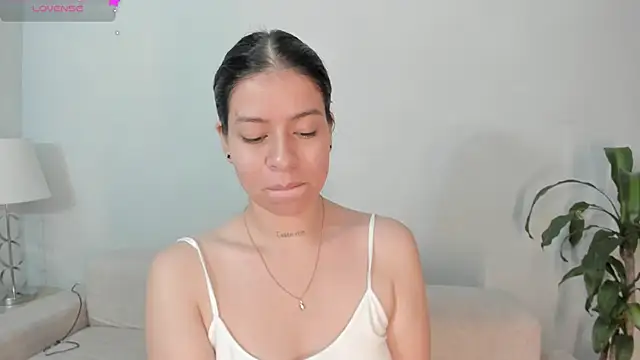 Snapshot of Hannah_Jonhson chatting on June 3, 3:39 pm Hannah Jonhson online show from June 3, 3:39 pm