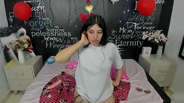 Snapshot of MelodyHott2 chatting on March 11, 10:29 am MelodyHott2 online show from March 11, 10:29 am