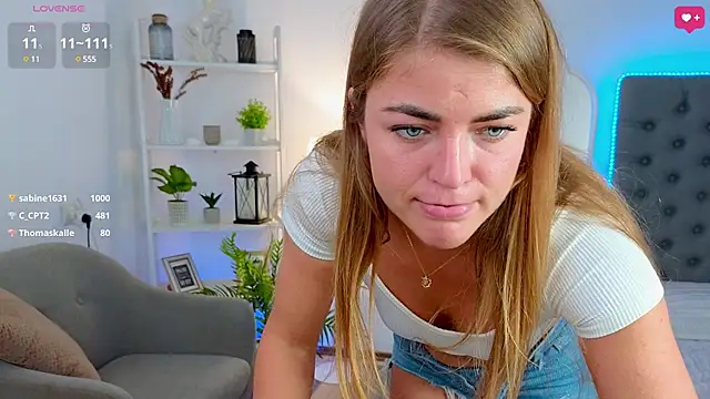 Snapshot of Donna_Sun chatting on March 13, 4:34 pm Donna Sun online show from March 13, 4:34 pm