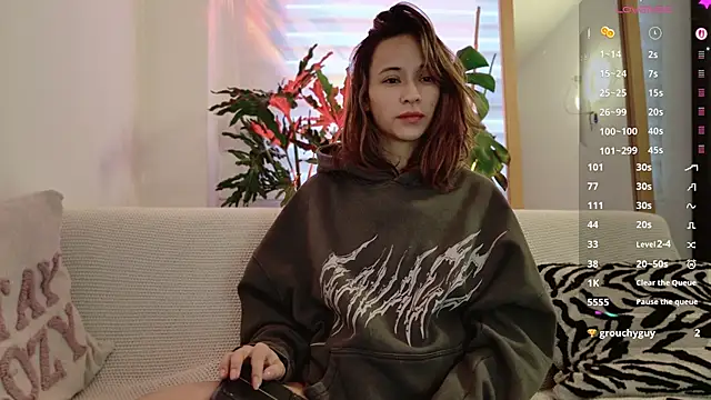 GerberaBlooms77 online show from March 25, 10:54 am