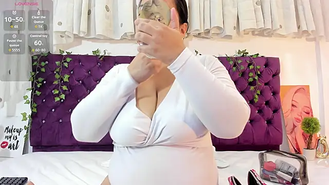 AmmyPike1 online show from March 8, 2:32 pm