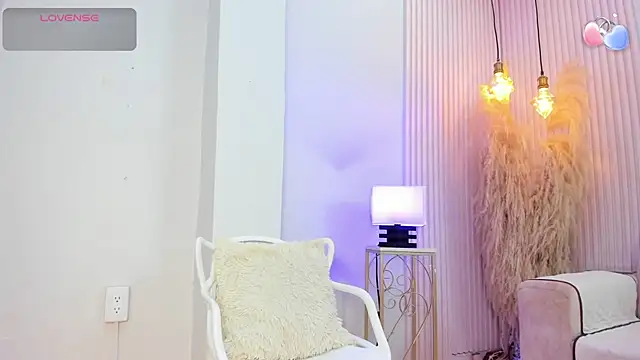 alana rossetti online show from February 19, 12:01 pm