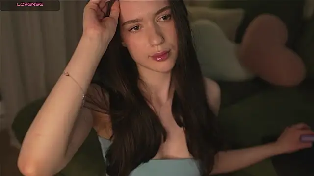 Snapshot of justbarbiee chatting on April 5, 7:00 pm justbarbiee online show from April 5, 7:00 pm