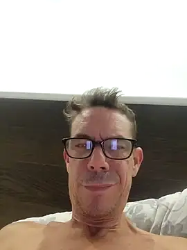 Snapshot of Kenhornu chatting on September 16, 12:44 am Kenhornu online show from September 16, 12:44 am