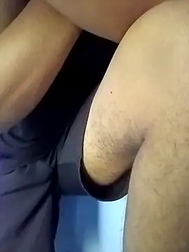 Snapshot of randit7 chatting on March 10, 2:50 am randit7 online show from March 10, 2:50 am