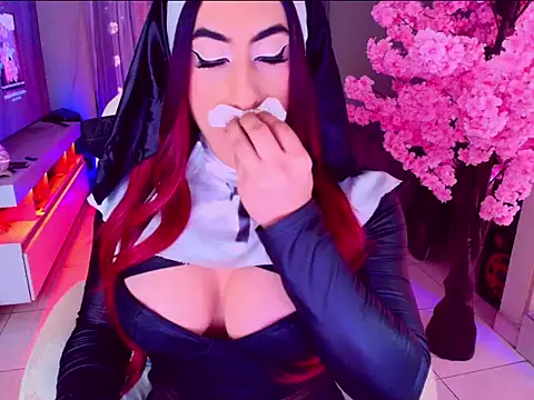 latexgoddes online show from October 31, 7:26 pm