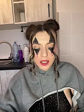 Snapshot of bunnythetailor chatting on February 1, 5:39 am bunnythetailor online show from February 1, 5:39 am