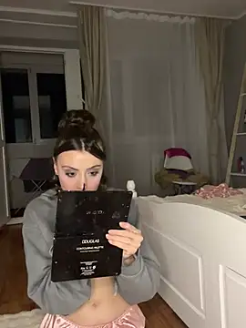 Snapshot of bunnythetailor chatting on February 5, 4:25 pm bunnythetailor online show from February 5, 4:25 pm