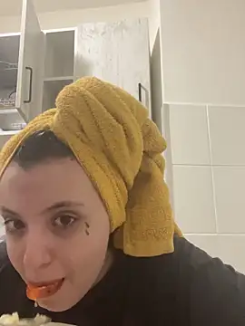 Snapshot of bunnythetailor chatting on February 7, 7:06 pm bunnythetailor online show from February 7, 7:06 pm