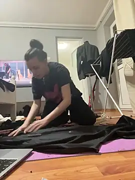 Snapshot of bunnythetailor chatting on February 11, 8:14 pm bunnythetailor online show from February 11, 8:14 pm