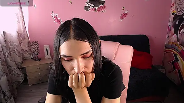 Snapshot of Sofii_cutee chatting on January 29, 6:18 pm Sofii cutee online show from January 29, 6:18 pm