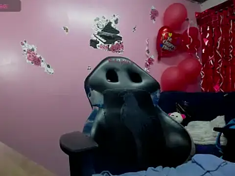 Snapshot of Sofii_cutee chatting on February 20, 12:47 pm Sofii cutee online show from February 20, 12:47 pm