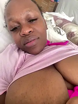 Boneca25 online show from March 2, 9:21 am