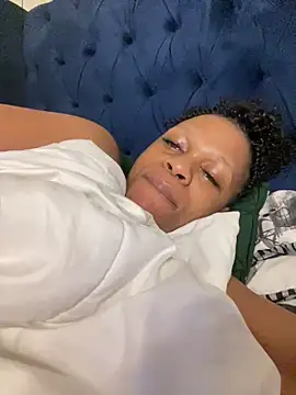 Boneca25 online show from November 18, 9:08 pm