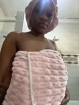 Boneca25 online show from July 23, 12:47 pm