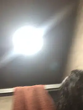 Snapshot of indiazinha69_ chatting on December 5, 12:30 am indiazinha69 online show from December 5, 12:30 am