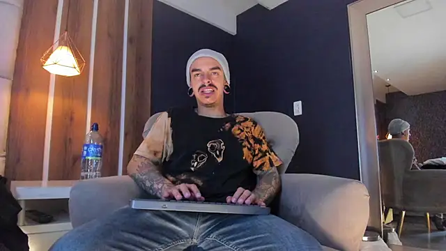 Snapshot of kaletattoo chatting on July 9, 11:14 am kaletattoo online show from July 9, 11:14 am