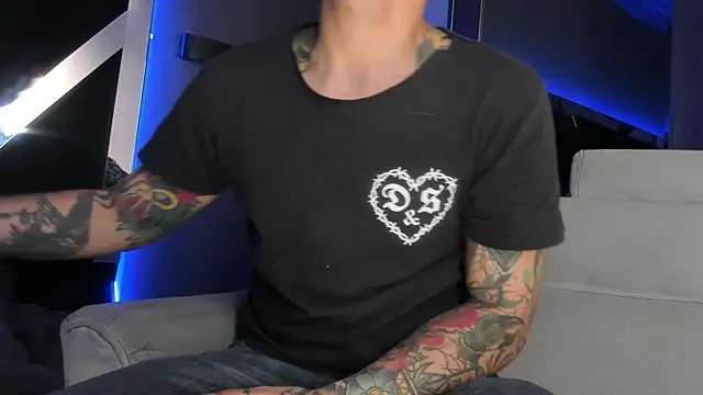 Snapshot of kaletattoo chatting on July 22, 11:35 am kaletattoo online show from July 22, 11:35 am