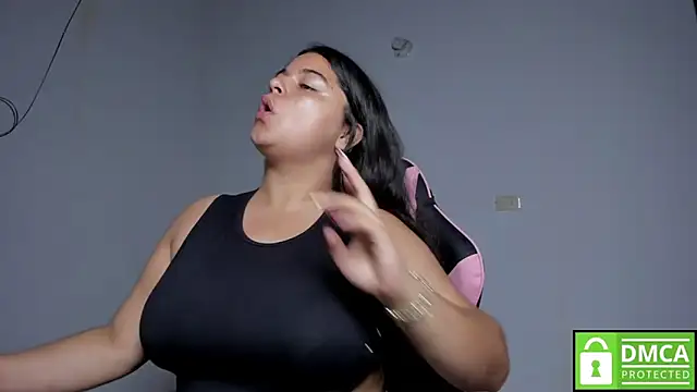 Snapshot of Little_Shaara chatting on September 19, 8:27 am Little Shaara online show from September 19, 8:27 am