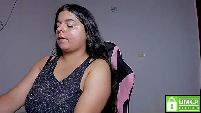 Snapshot of Little_Shaara chatting on October 2, 8:27 pm Little Shaara online show from October 2, 8:27 pm