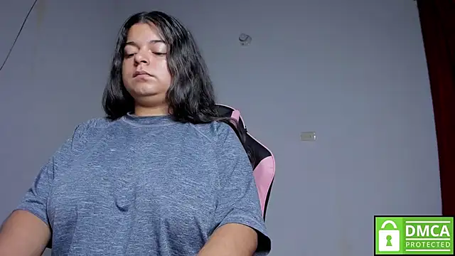 Snapshot of Little_Shaara chatting on October 15, 8:58 am Little Shaara online show from October 15, 8:58 am