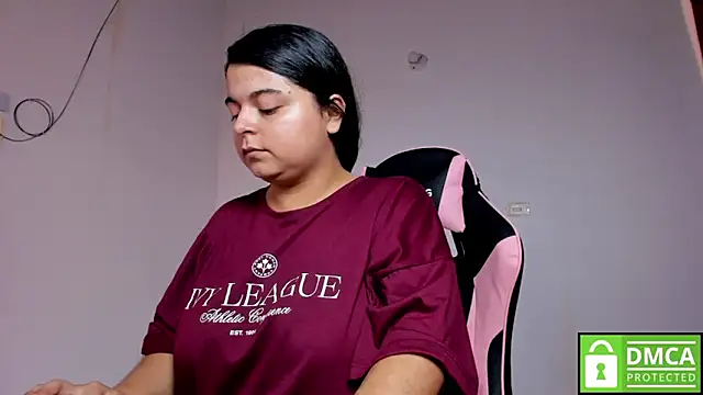 Snapshot of Little_Shaara chatting on November 4, 8:08 pm Little Shaara online show from November 4, 8:08 pm