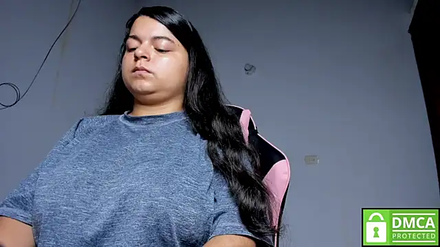 Snapshot of Little_Shaara chatting on November 20, 8:36 am Little Shaara online show from November 20, 8:36 am