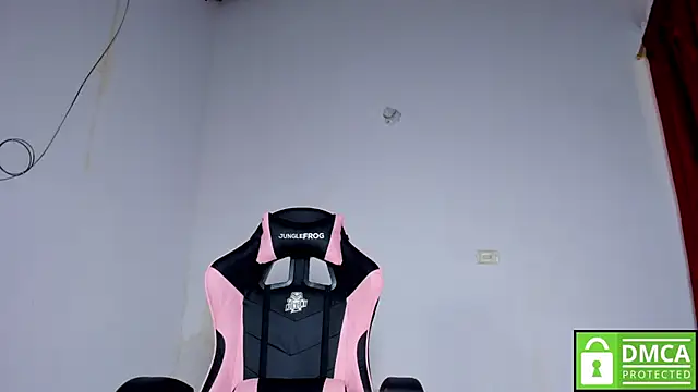 Snapshot of Little_Shaara chatting on December 2, 9:21 pm Little Shaara online show from December 2, 9:21 pm