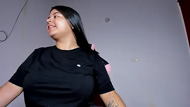 Snapshot of Little_Shaara chatting on December 17, 8:48 pm Little Shaara online show from December 17, 8:48 pm