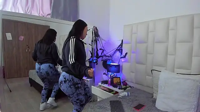 Ariana rouse online show from October 29, 4:09 pm