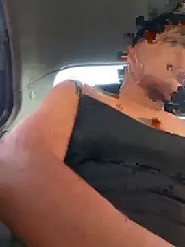 Snapshot of HeatherCobs chatting on November 27, 10:23 pm HeatherCobs online show from November 27, 10:23 pm