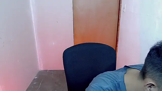 Snapshot of Alexxx_lov chatting on September 11, 1:00 pm Alexxx lov online show from September 11, 1:00 pm