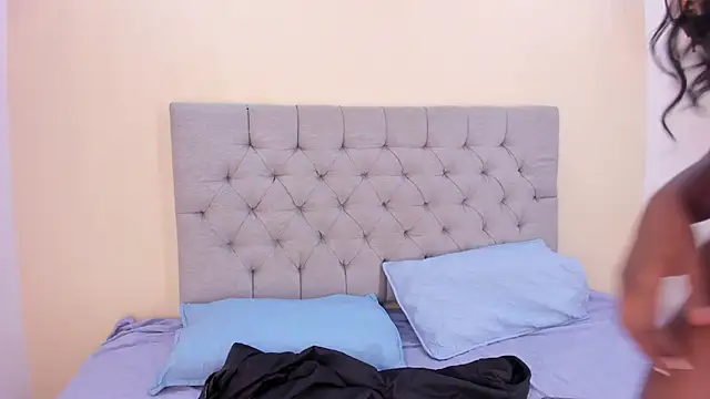 Snapshot of Dakkota_Fox chatting on October 9, 4:21 am Dakkota Fox online show from October 9, 4:21 am