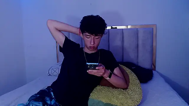 Juanmres online show from May 5, 8:28 pm