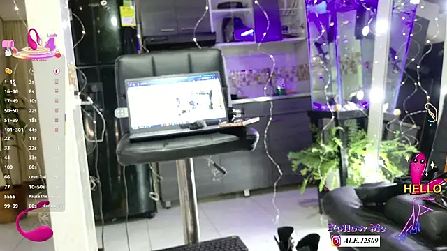 Snapshot of Ale_250900 chatting on December 17, 1:50 pm Ale 250900 online show from December 17, 1:50 pm