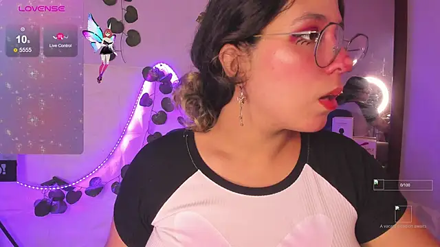 Snapshot of Ludovica6669 chatting on November 14, 9:35 pm Ludovica6669 online show from November 14, 9:35 pm