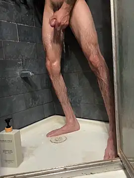 Snapshot of skinnybuttalll chatting on February 8, 8:53 pm skinnybuttalll online show from February 8, 8:53 pm