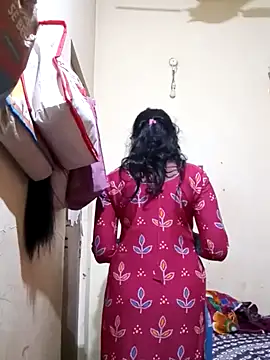 Snapshot of TeluguammayiMahi chatting on February 24, 1:13 am TeluguammayiMahi online show from February 24, 1:13 am