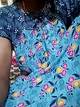 Snapshot of TeluguammayiMahi chatting on November 15, 6:04 pm TeluguammayiMahi online show from November 15, 6:04 pm