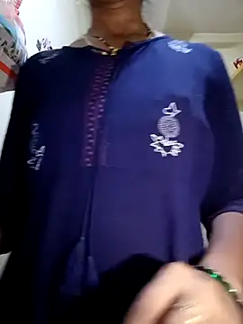 Snapshot of TeluguammayiMahi chatting on December 5, 1:14 am TeluguammayiMahi online show from December 5, 1:14 am