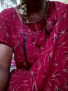 Snapshot of TeluguammayiMahi chatting on December 13, 9:53 pm TeluguammayiMahi online show from December 13, 9:53 pm