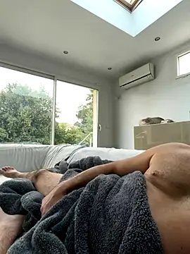 justeqqun online show from September 27, 9:58 am