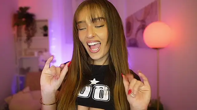 Clara Nia online show from February 20, 7:14 pm