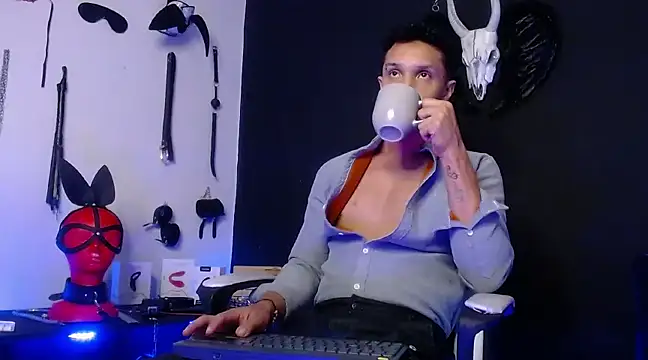 AngeloColleen online show from February 5, 11:02 am