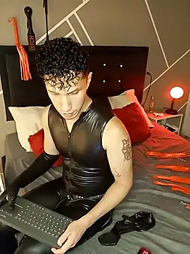 AngeloColleen online show from October 4, 5:00 pm