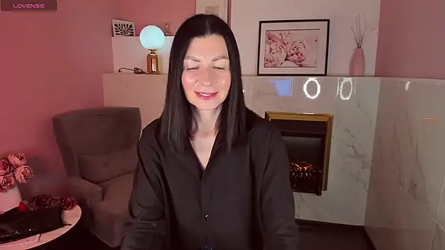 Snapshot of MonicaCheerful chatting on February 5, 12:17 pm MonicaCheerful online show from February 5, 12:17 pm