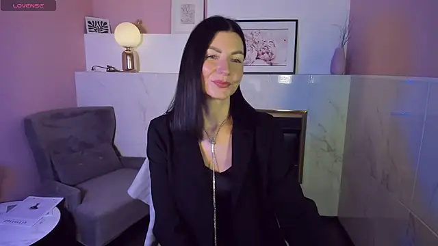 Snapshot of MonicaCheerful chatting on February 7, 8:33 am MonicaCheerful online show from February 7, 8:33 am